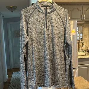 Large Under Armor 1/4 zip